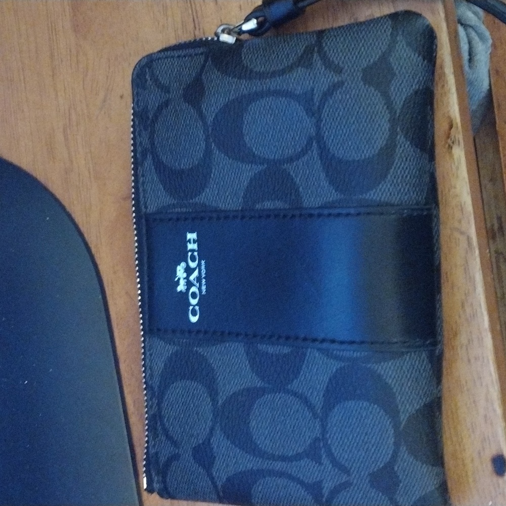 Wrist wallet